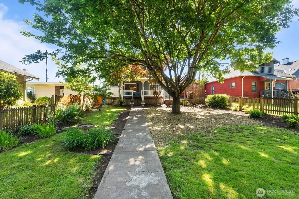 1721 Mcdougall Avenue Everett WA 98201