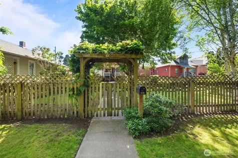1721 Mcdougall Avenue Everett WA 98201
