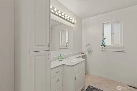 1721 Mcdougall Avenue Everett WA 98201