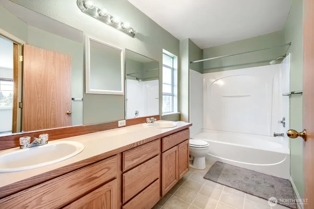 3727 E E Street Tacoma WA 98404