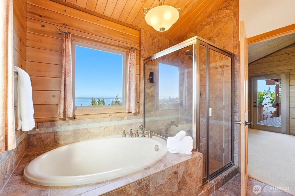 1051 Lightning Way Camano Island WA 98282