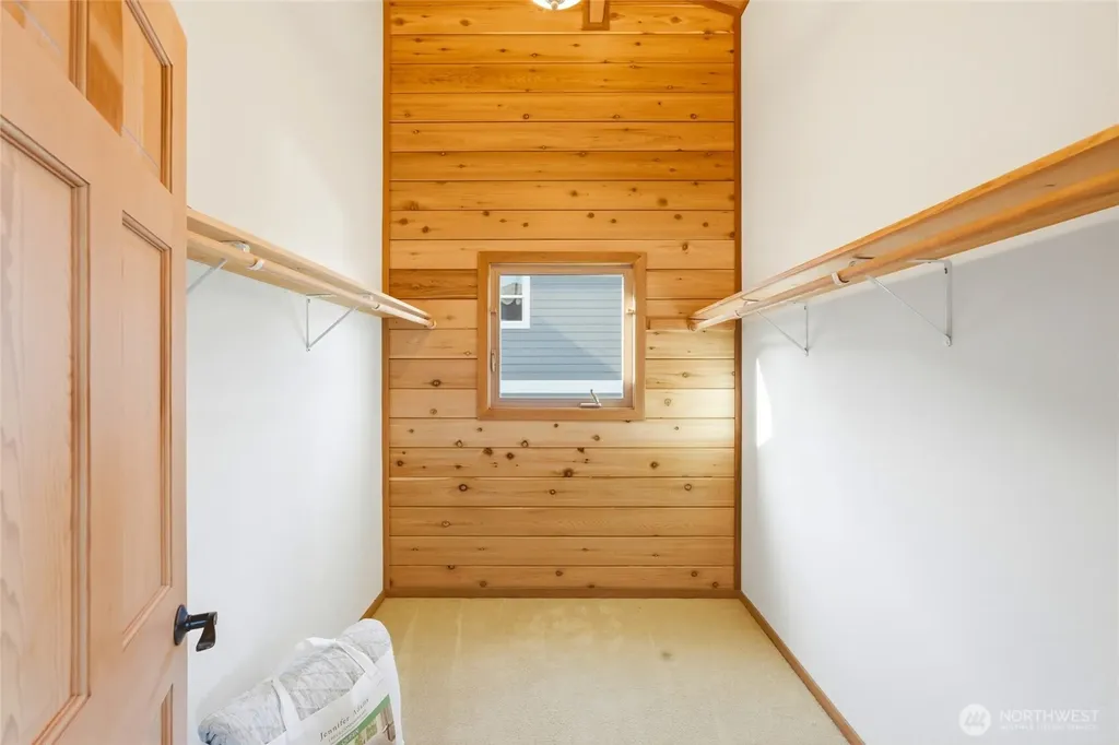 1051 Lightning Way Camano Island WA 98282