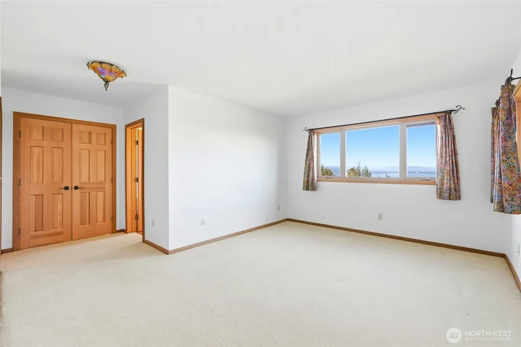 1051 Lightning Way Camano Island WA 98282