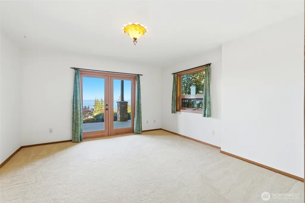 1051 Lightning Way Camano Island WA 98282