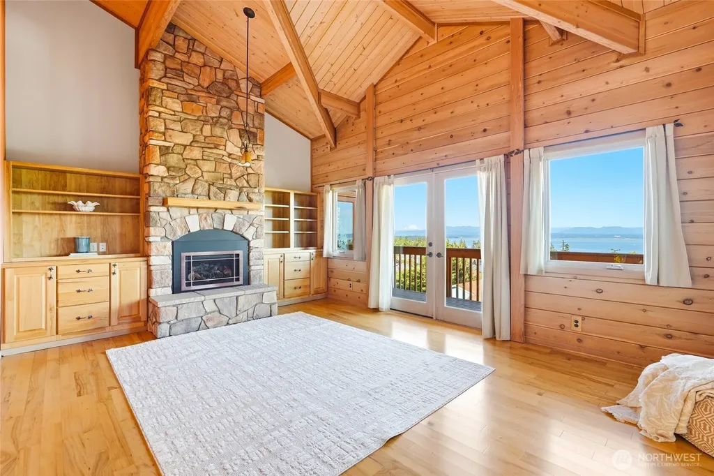1051 Lightning Way Camano Island WA 98282