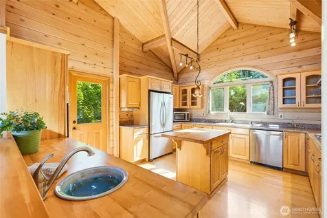 1051 Lightning Way Camano Island WA 98282