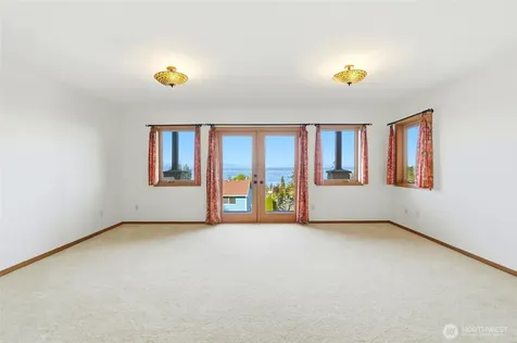 1051 Lightning Way Camano Island WA 98282