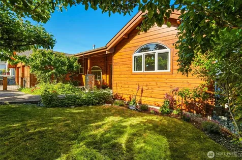 1051 Lightning Way Camano Island WA 98282