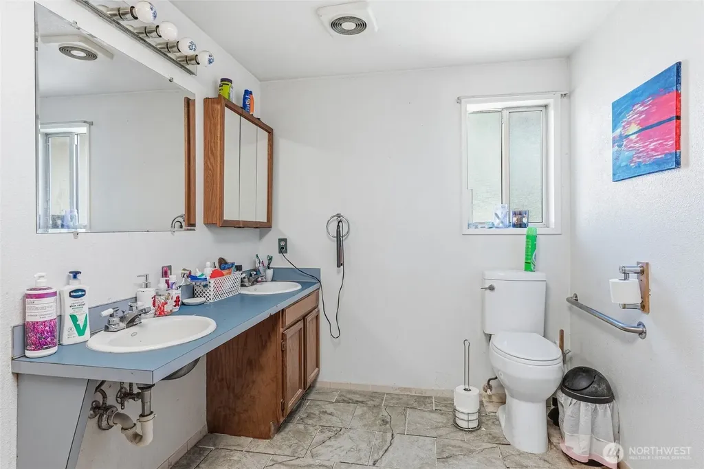 5352 Spirit Lake Highway Toutle WA 98649