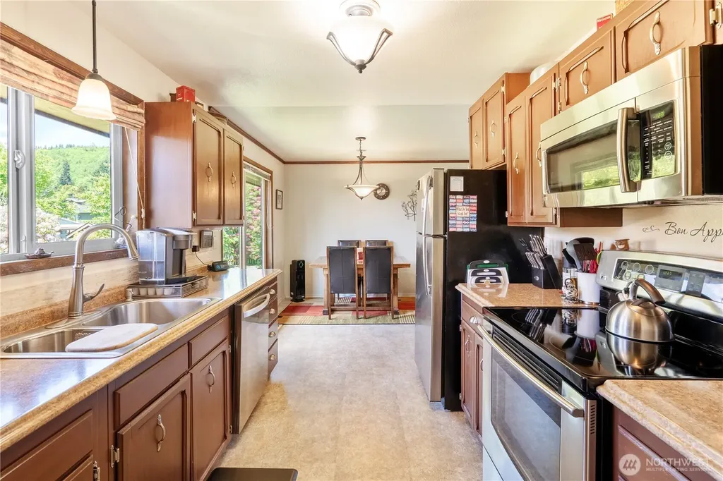 705 N Glenn Street Montesano WA 98563