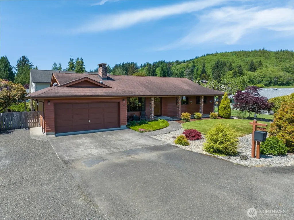 705 N Glenn Street Montesano WA 98563