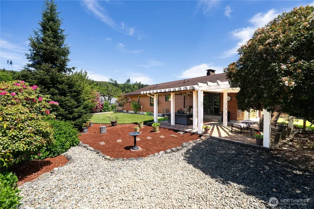 705 N Glenn Street Montesano WA 98563