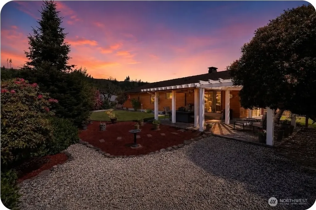 705 N Glenn Street Montesano WA 98563