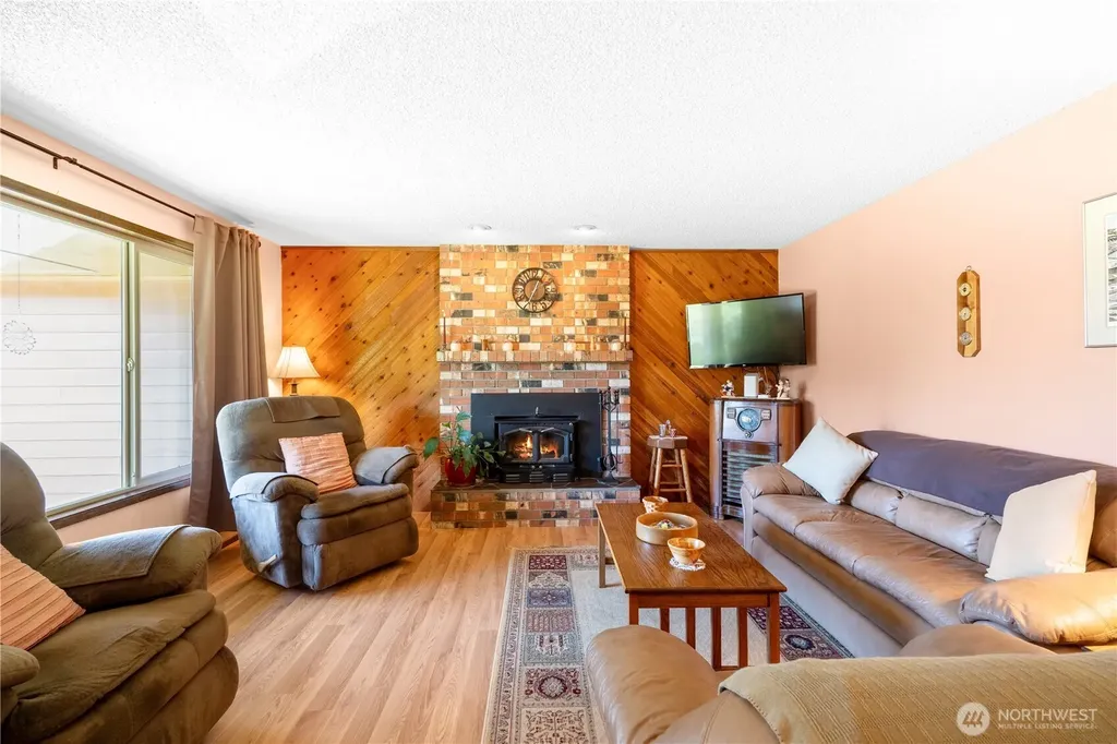 705 N Glenn Street Montesano WA 98563