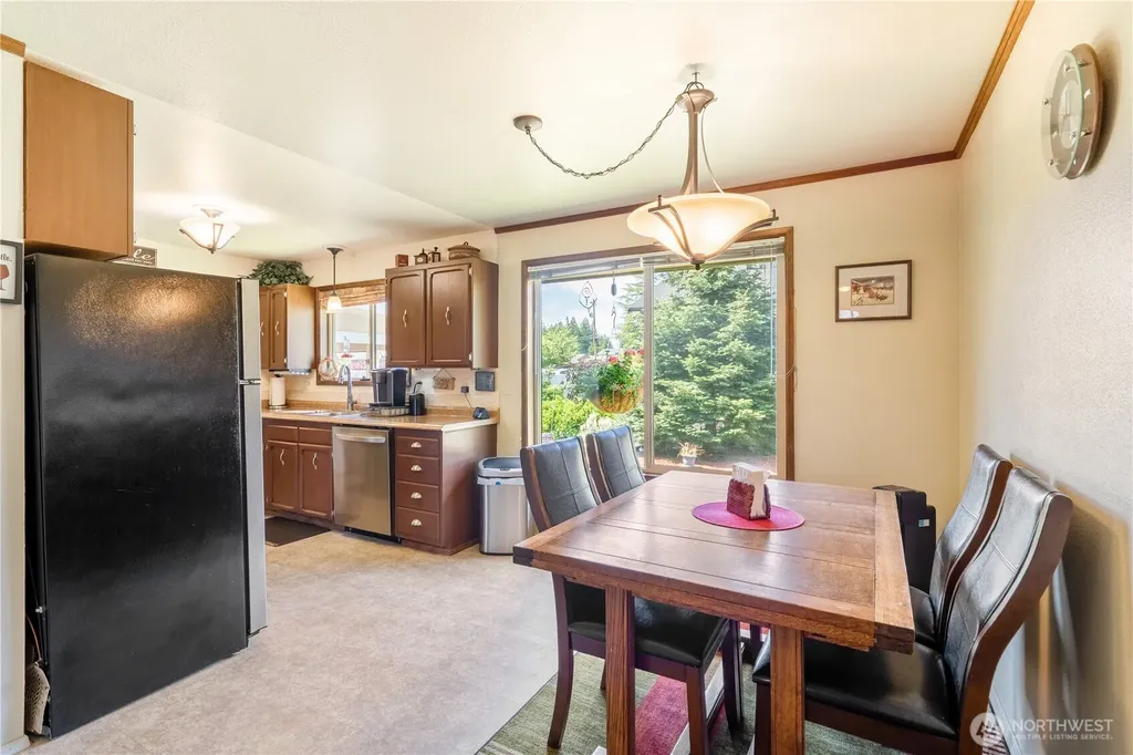 705 N Glenn Street Montesano WA 98563