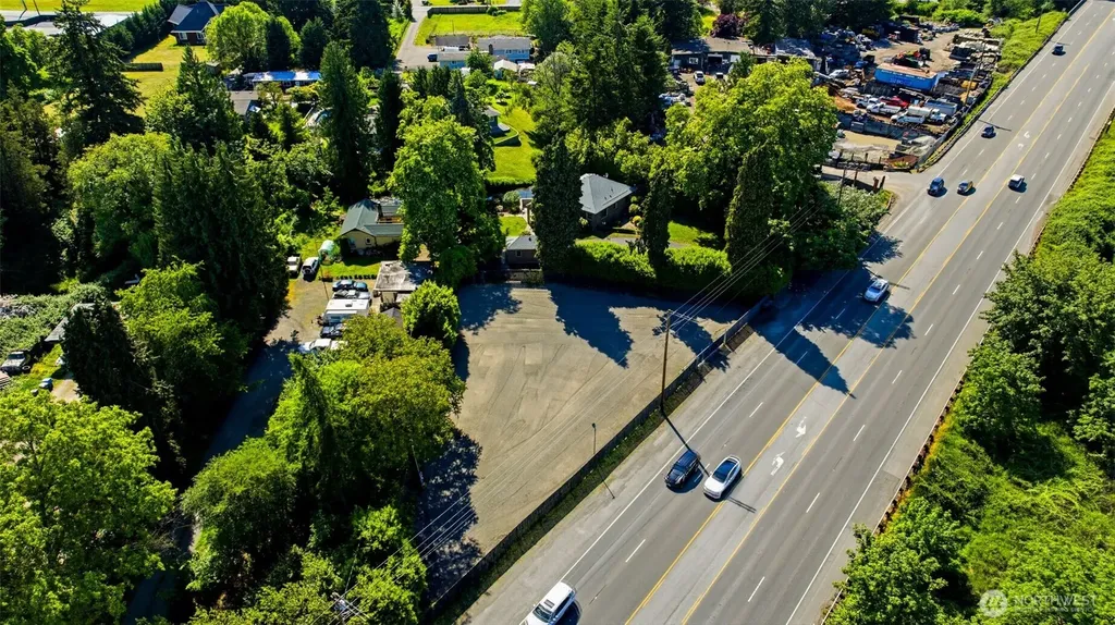 6722 River Road E Puyallup WA 98371