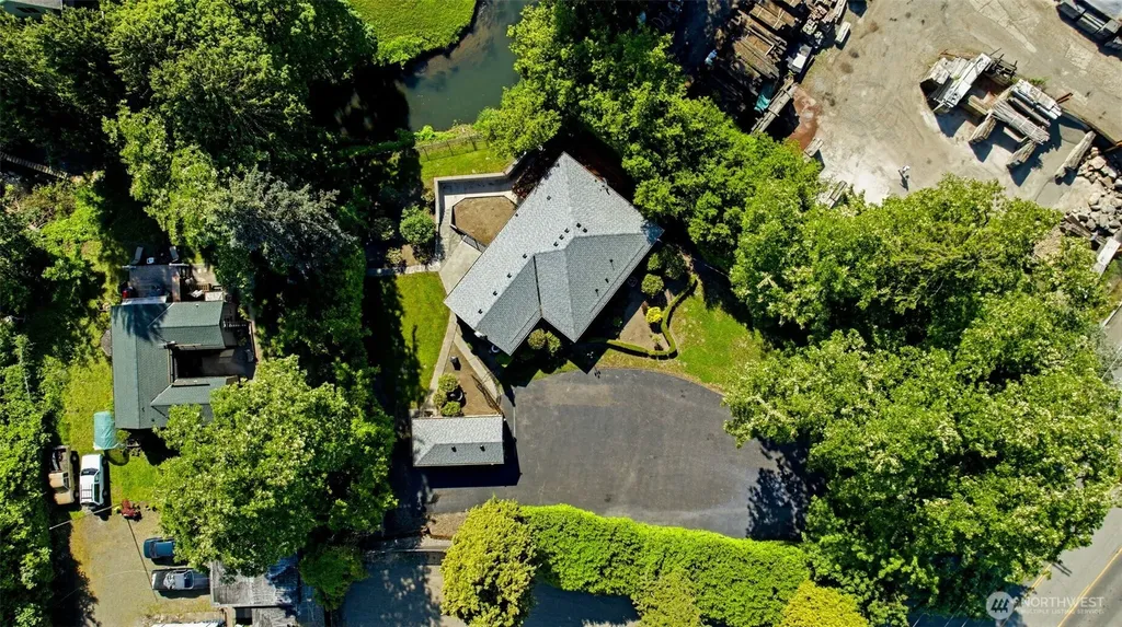 6722 River Road E Puyallup WA 98371