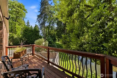 6722 River Road E Puyallup WA 98371
