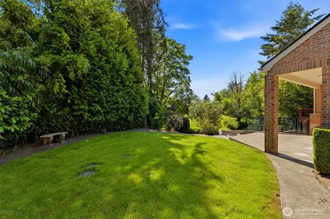 6722 River Road E Puyallup WA 98371