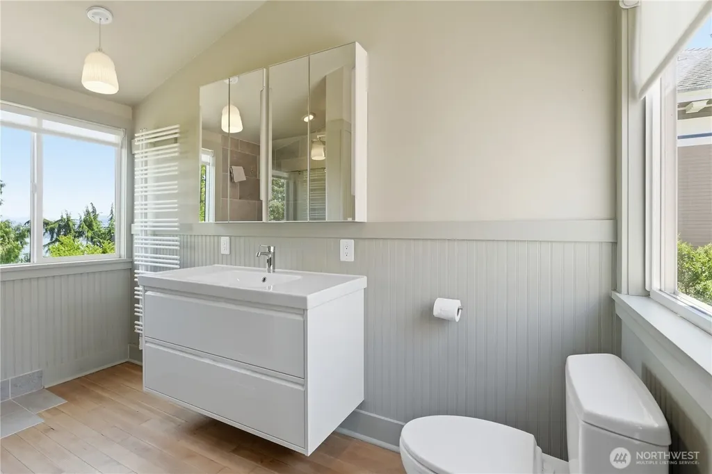 614 35th Avenue Seattle WA 98122