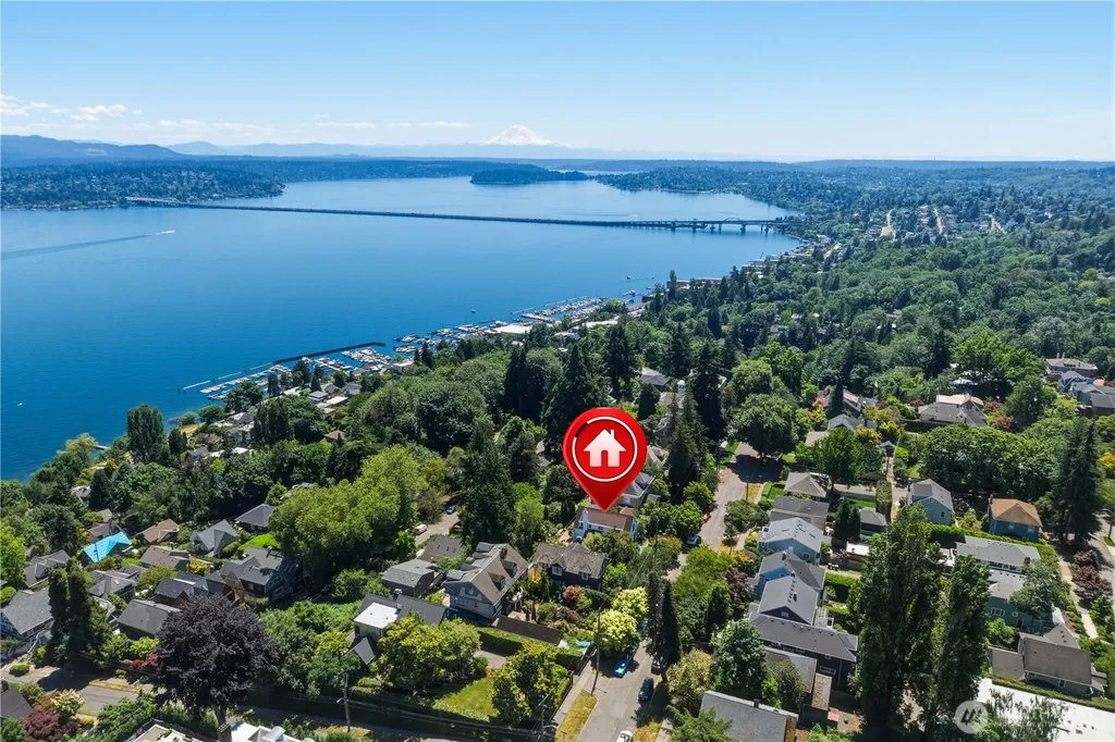 614 35th Avenue Seattle WA 98122