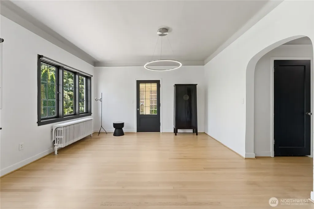 614 35th Avenue Seattle WA 98122