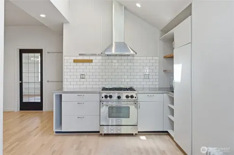 614 35th Avenue Seattle WA 98122