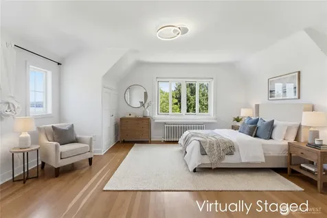 614 35th Avenue Seattle WA 98122