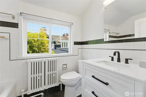 614 35th Avenue Seattle WA 98122