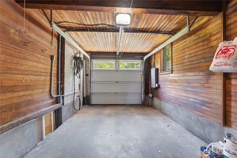 614 35th Avenue Seattle WA 98122