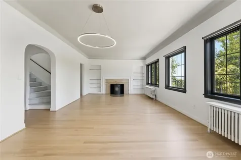 614 35th Avenue Seattle WA 98122