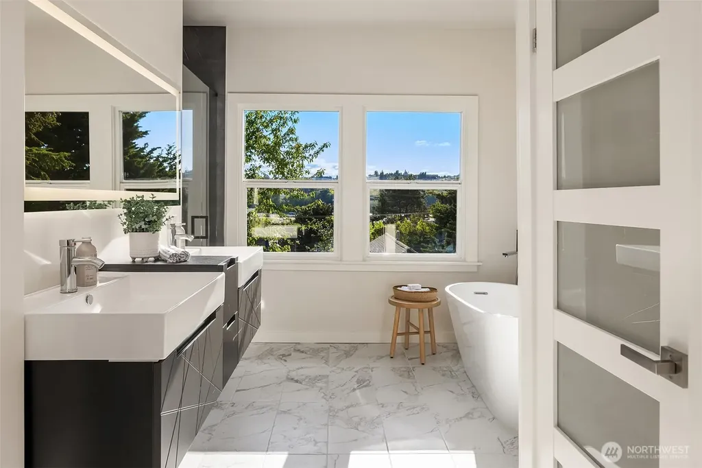 1307 W Boston Street Seattle WA 98119