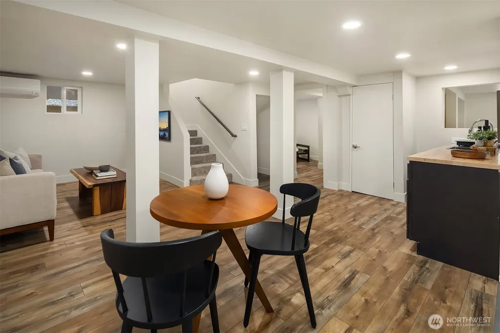 1307 W Boston Street Seattle WA 98119