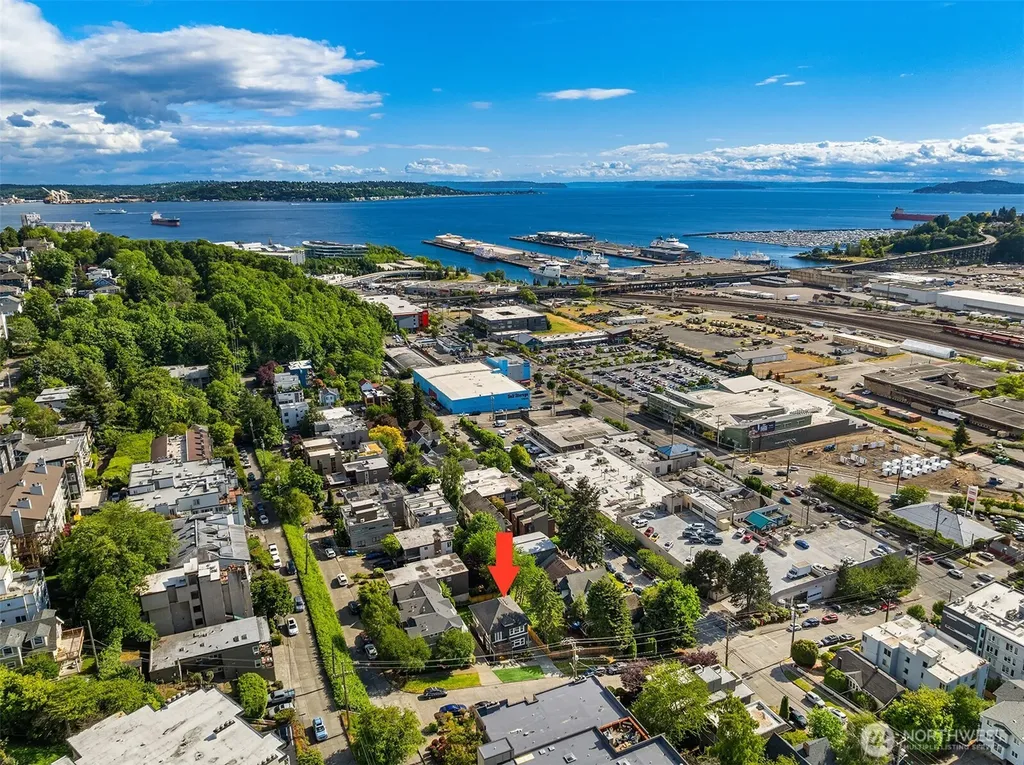 1307 W Boston Street Seattle WA 98119
