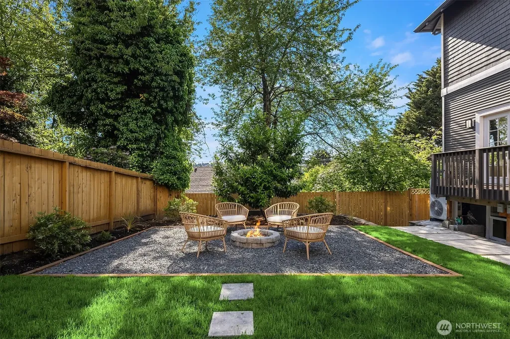 1307 W Boston Street Seattle WA 98119
