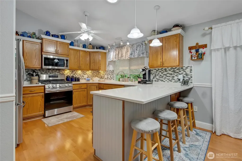 1530 E Old Ranch Road Allyn WA 98524