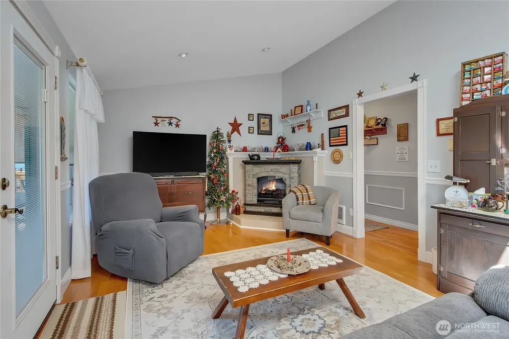 1530 E Old Ranch Road Allyn WA 98524