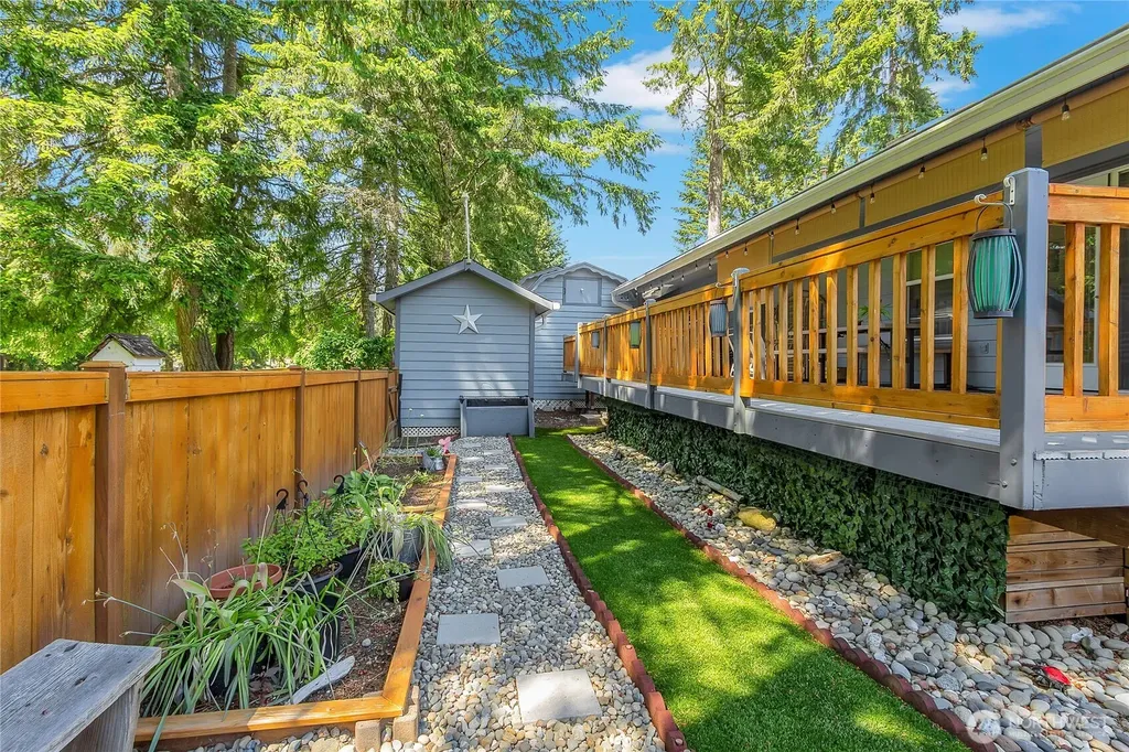 1530 E Old Ranch Road Allyn WA 98524