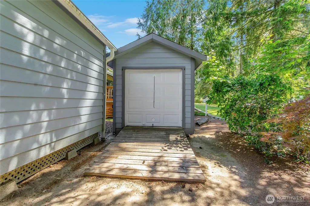 1530 E Old Ranch Road Allyn WA 98524