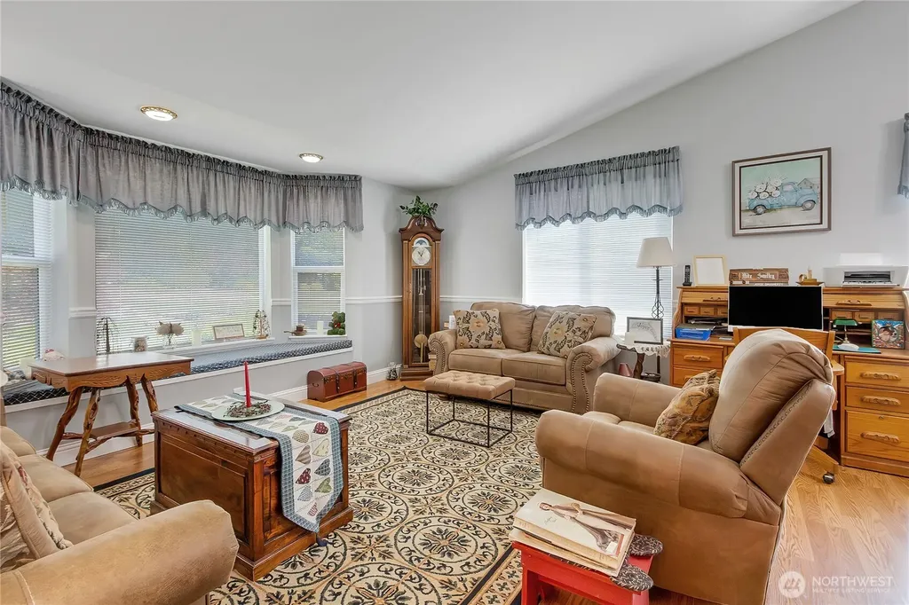 1530 E Old Ranch Road Allyn WA 98524