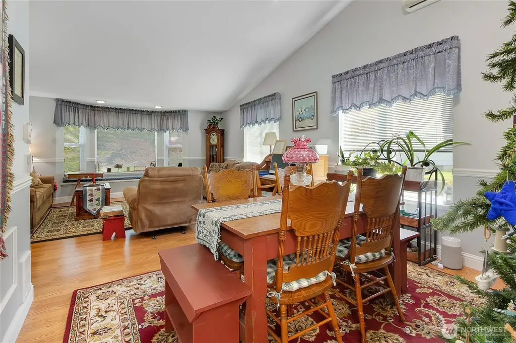 1530 E Old Ranch Road Allyn WA 98524