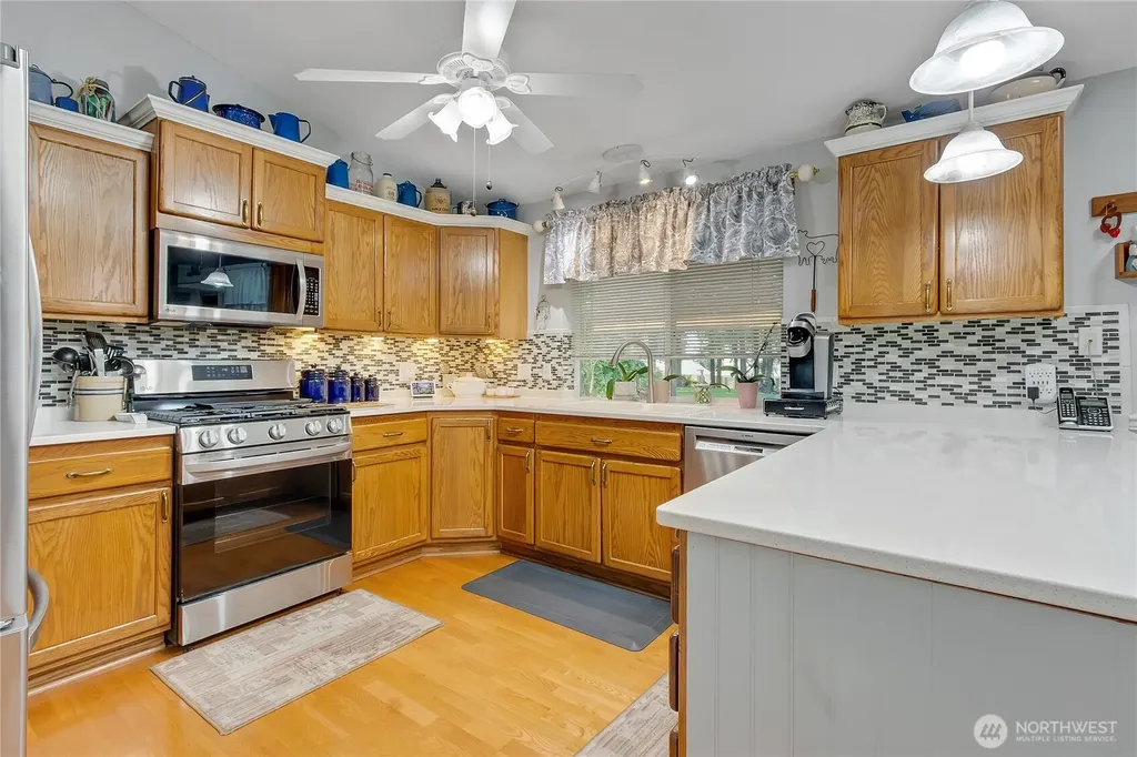 1530 E Old Ranch Road Allyn WA 98524