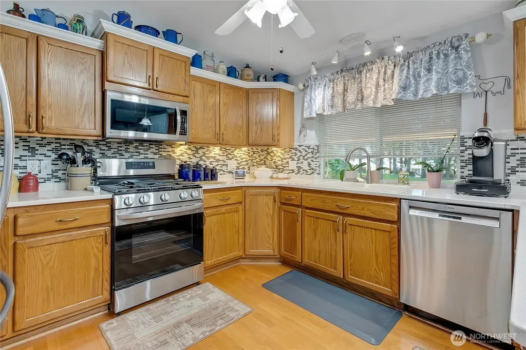 1530 E Old Ranch Road Allyn WA 98524
