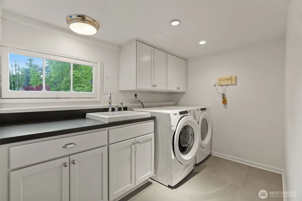 2701 NE 94th Street Seattle WA 98115