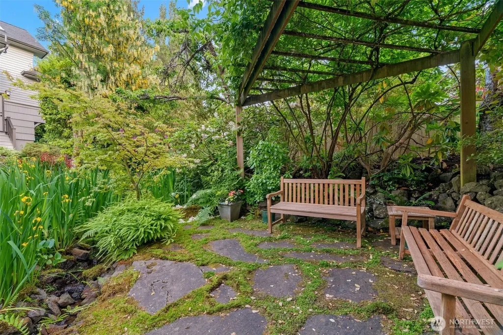 2701 NE 94th Street Seattle WA 98115