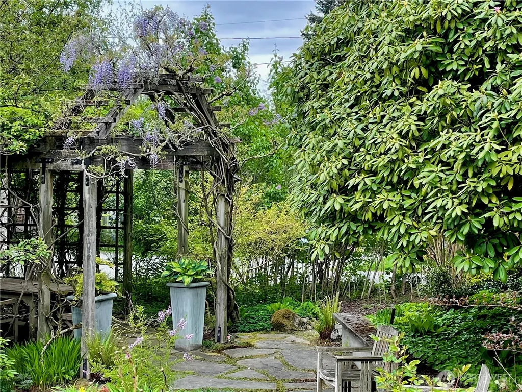 2701 NE 94th Street Seattle WA 98115