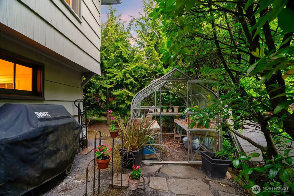 2701 NE 94th Street Seattle WA 98115