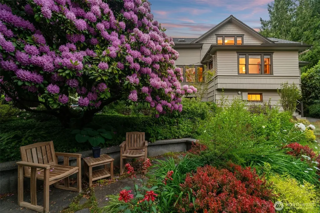 2701 NE 94th Street Seattle WA 98115