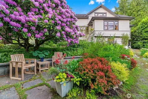 2701 NE 94th Street Seattle WA 98115