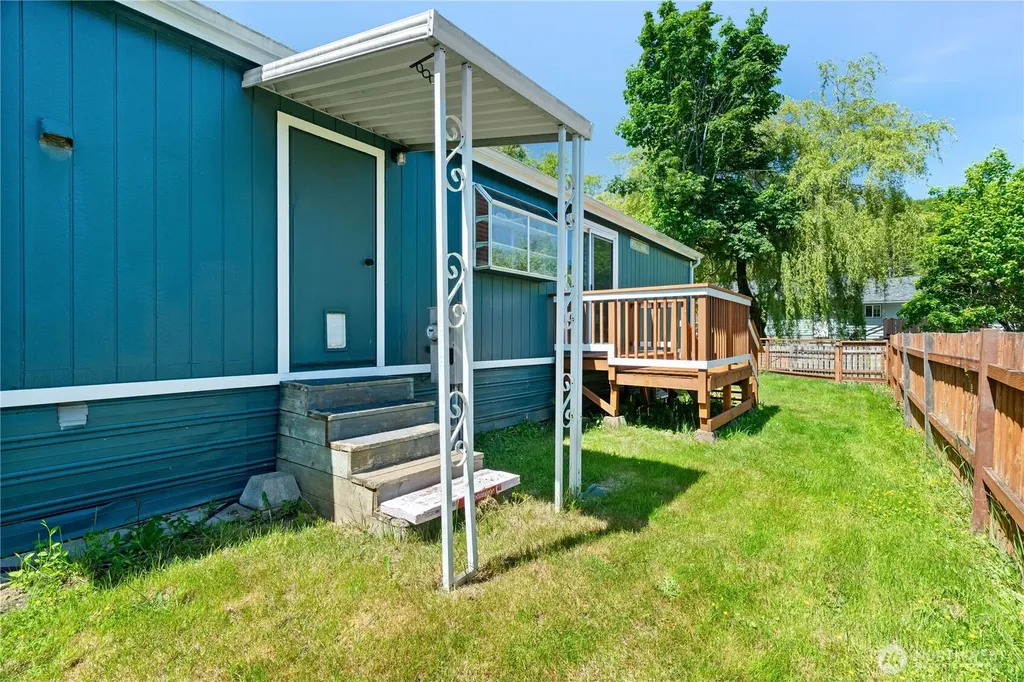 412 E Kennaston Avenue Montesano WA 98563